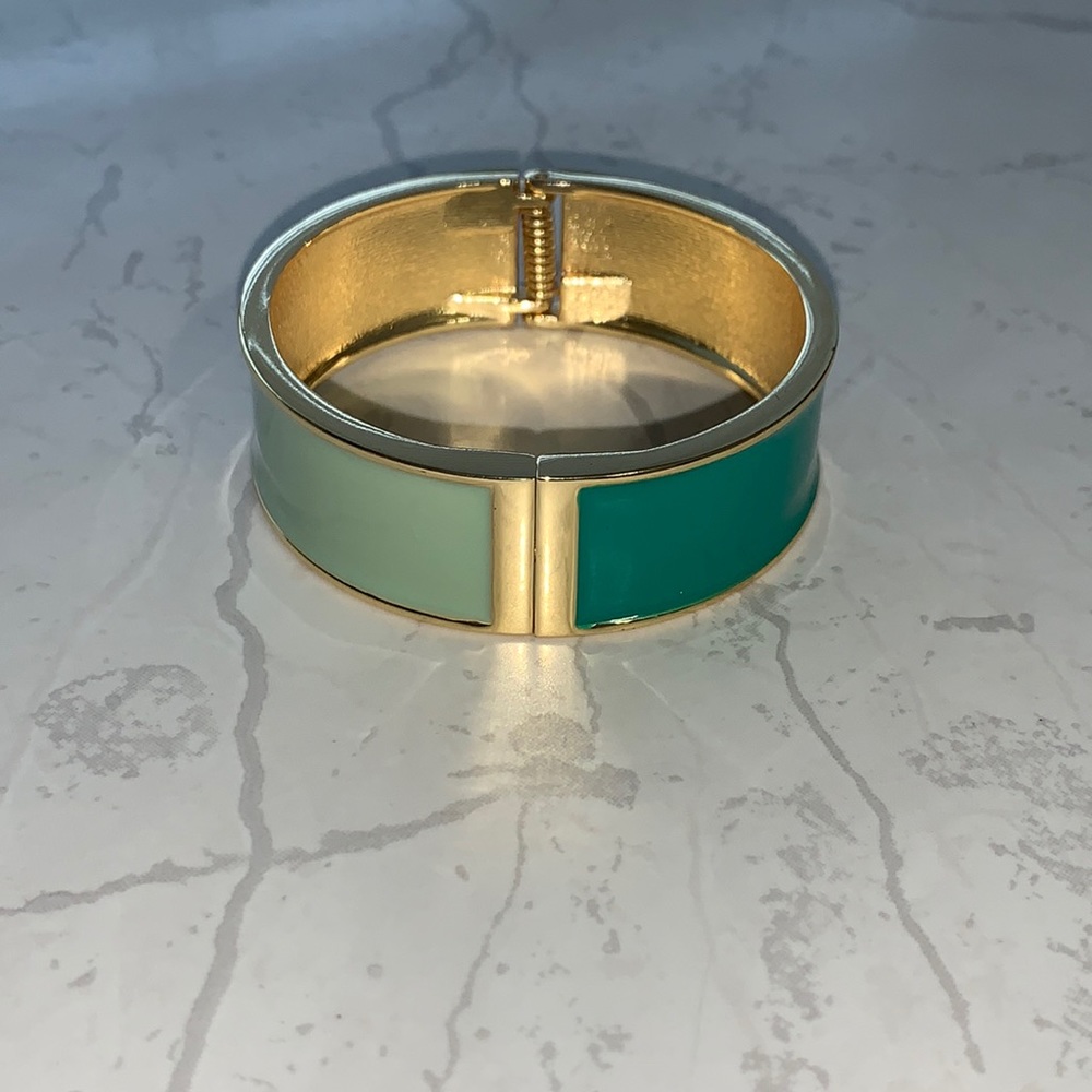 Two tone green bracelet
